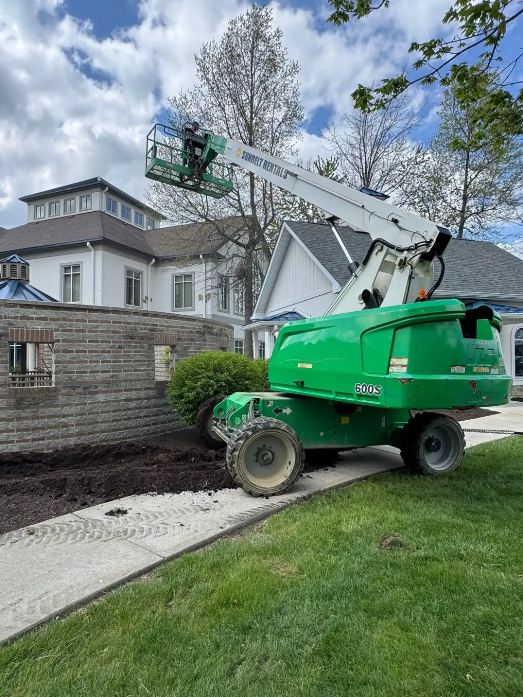 Manufacturer-certified roof installation in Gas City